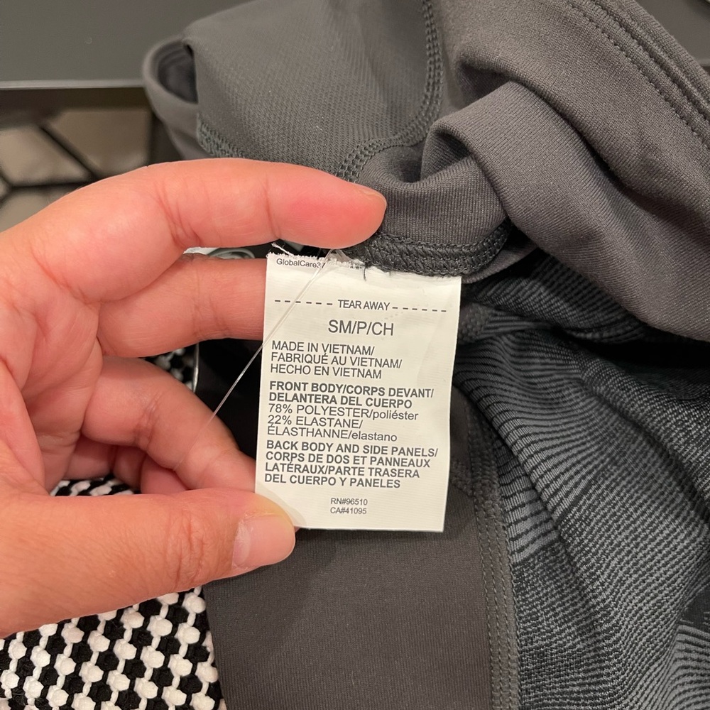 NWT! UNDER ARMOUR Gray Full Length Leggings! - Picture 6 of 6